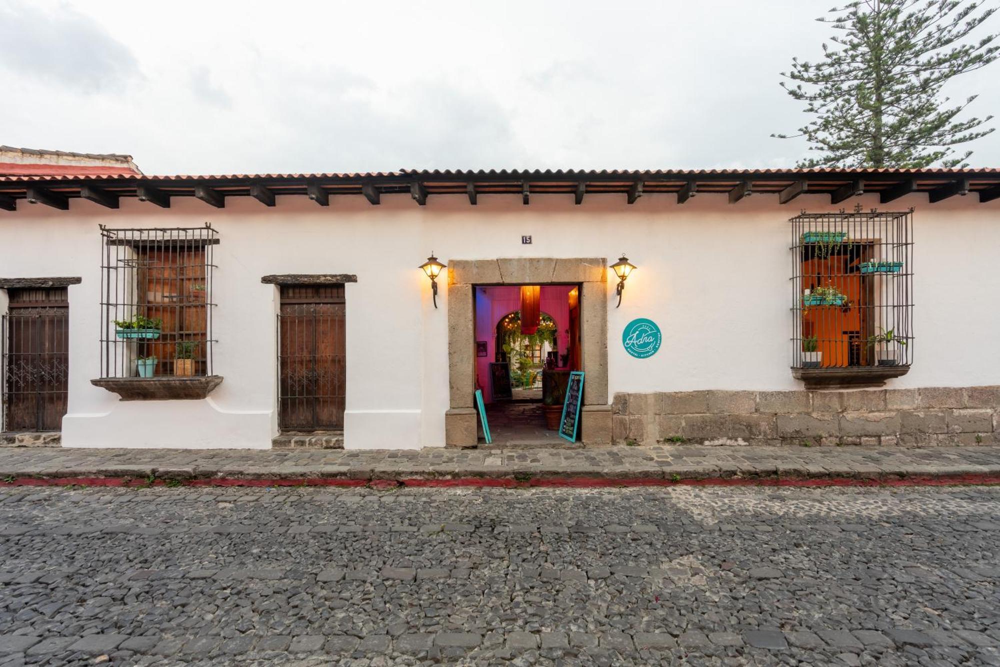 Adra Hostel Antigua Exterior foto Casa de Morelos